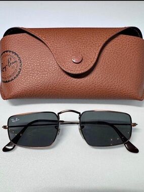 Ray-Ban Men’s Sunglasses with Brown Case - Black Lenses